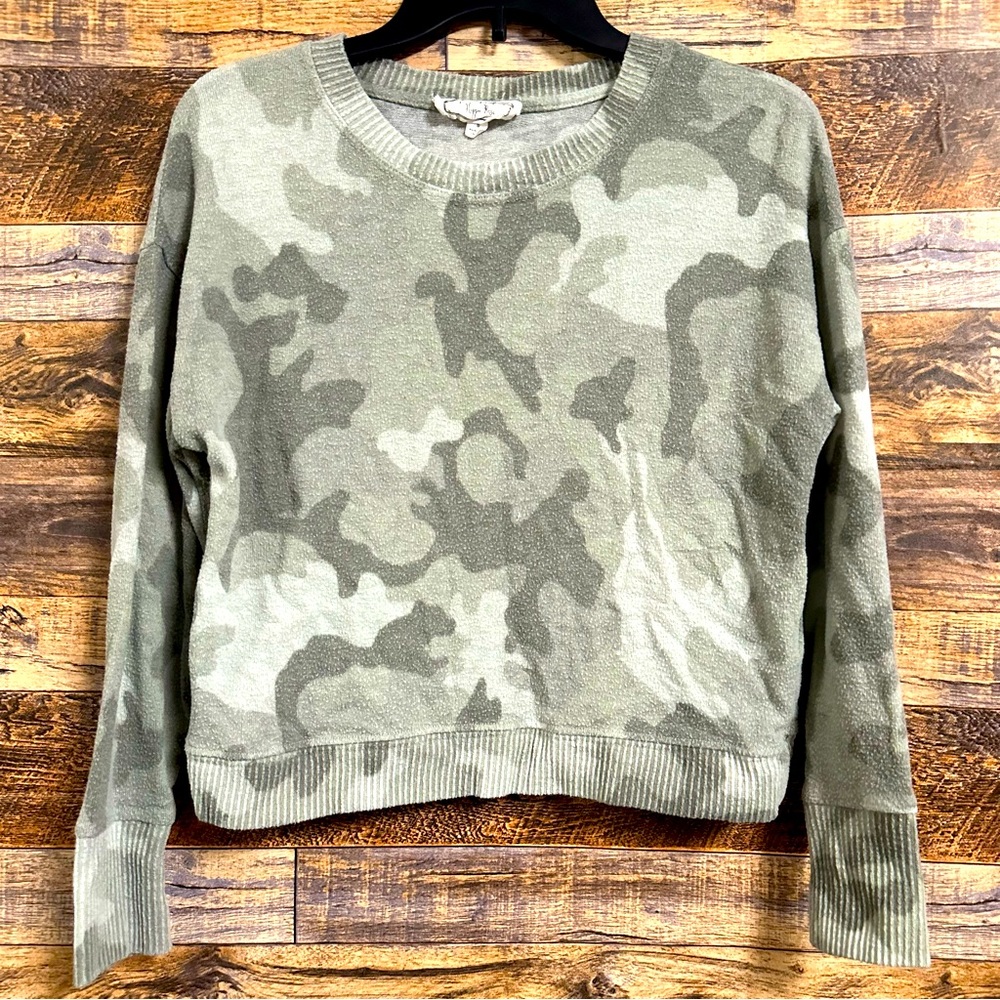 Hippie Rose | Soft Camo Crew Neck Sweater (size S) 💚